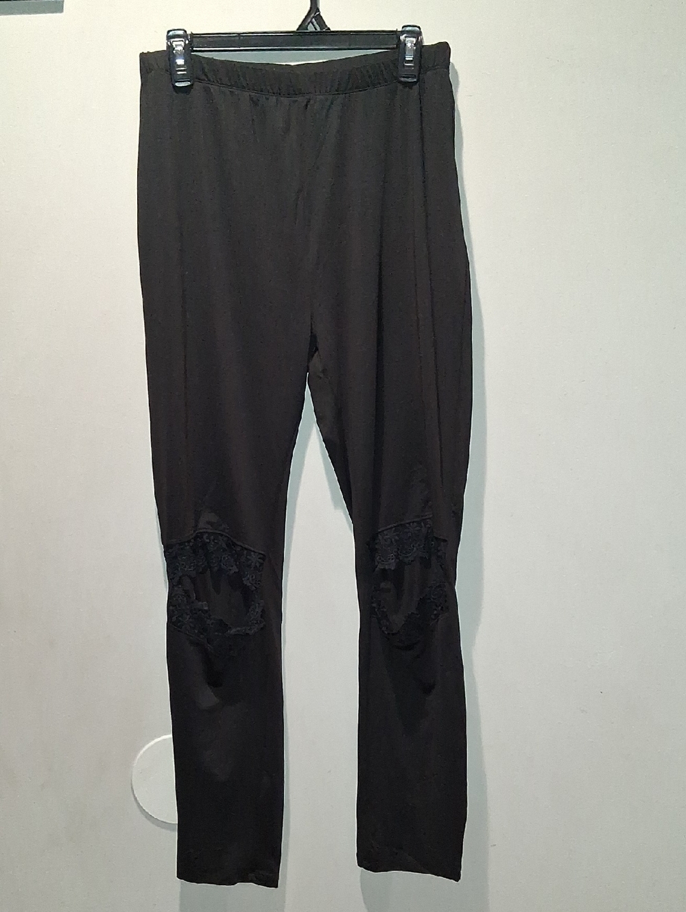 NWOT Ladies XL Leggings W/Open Knee Lace